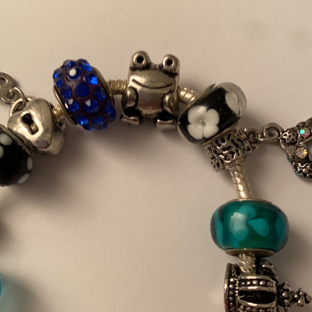 Charm bracelet - Picture 4 of 4